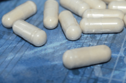 Anna bought NexaSlim capsules following the example of a friend